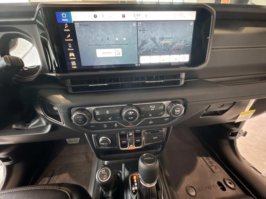 new 2025 Jeep Gladiator car, priced at $44,355