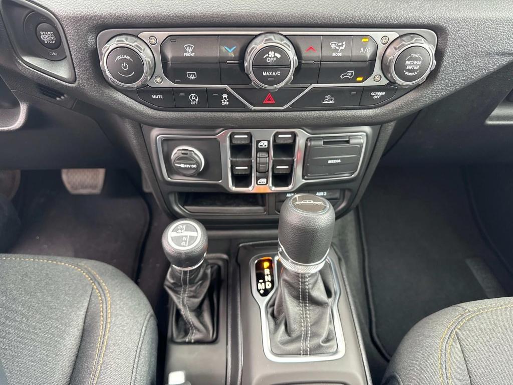 new 2025 Jeep Gladiator car, priced at $39,585