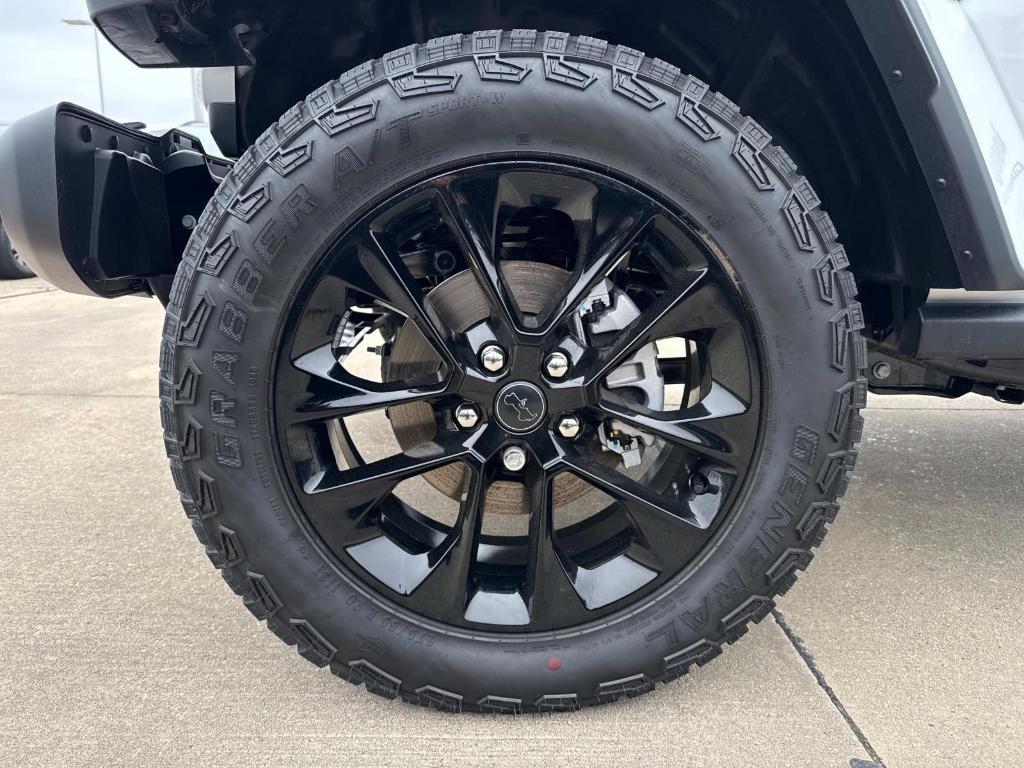 new 2025 Jeep Gladiator car, priced at $39,585
