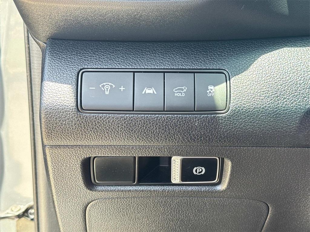 used 2022 Hyundai Santa Fe car, priced at $25,181