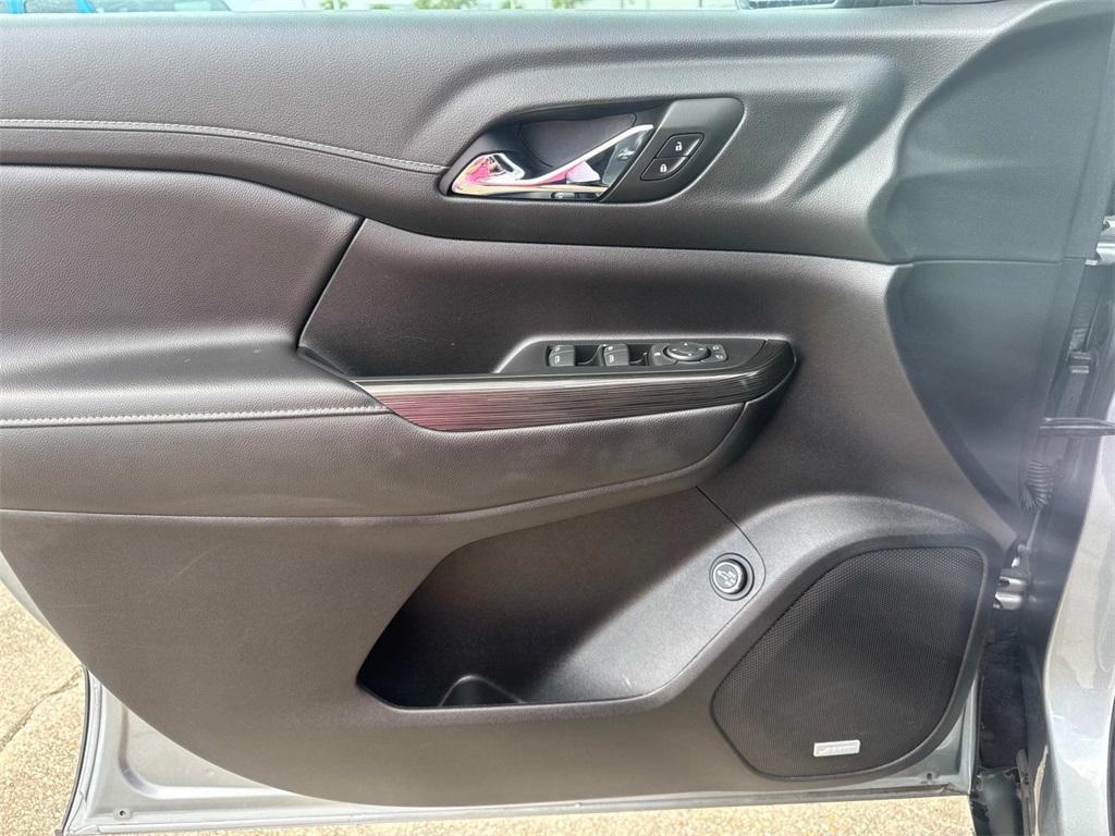 used 2023 GMC Acadia car, priced at $27,894