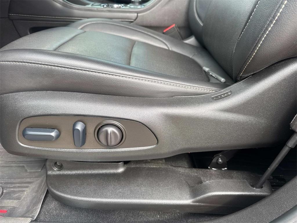 used 2023 GMC Acadia car, priced at $27,894