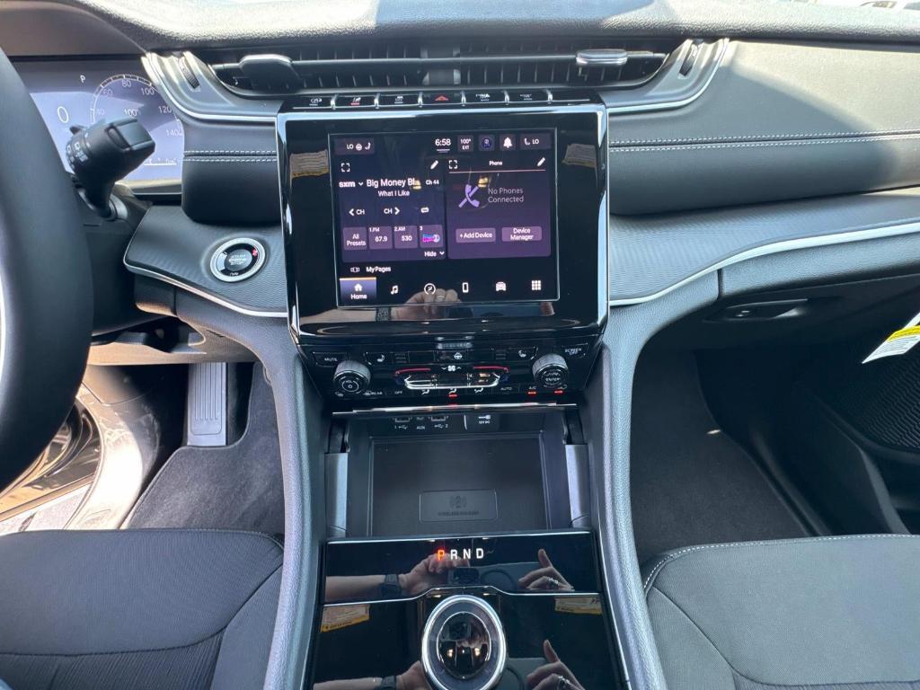 new 2025 Jeep Grand Cherokee L car, priced at $39,920