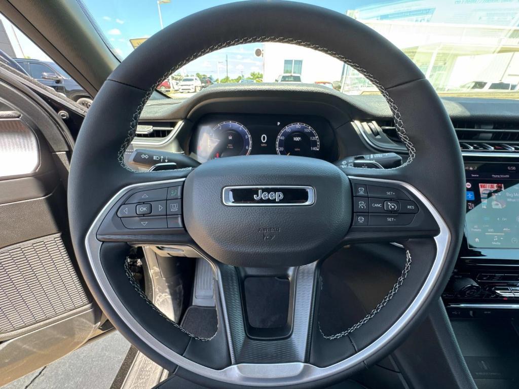 new 2025 Jeep Grand Cherokee L car, priced at $39,920