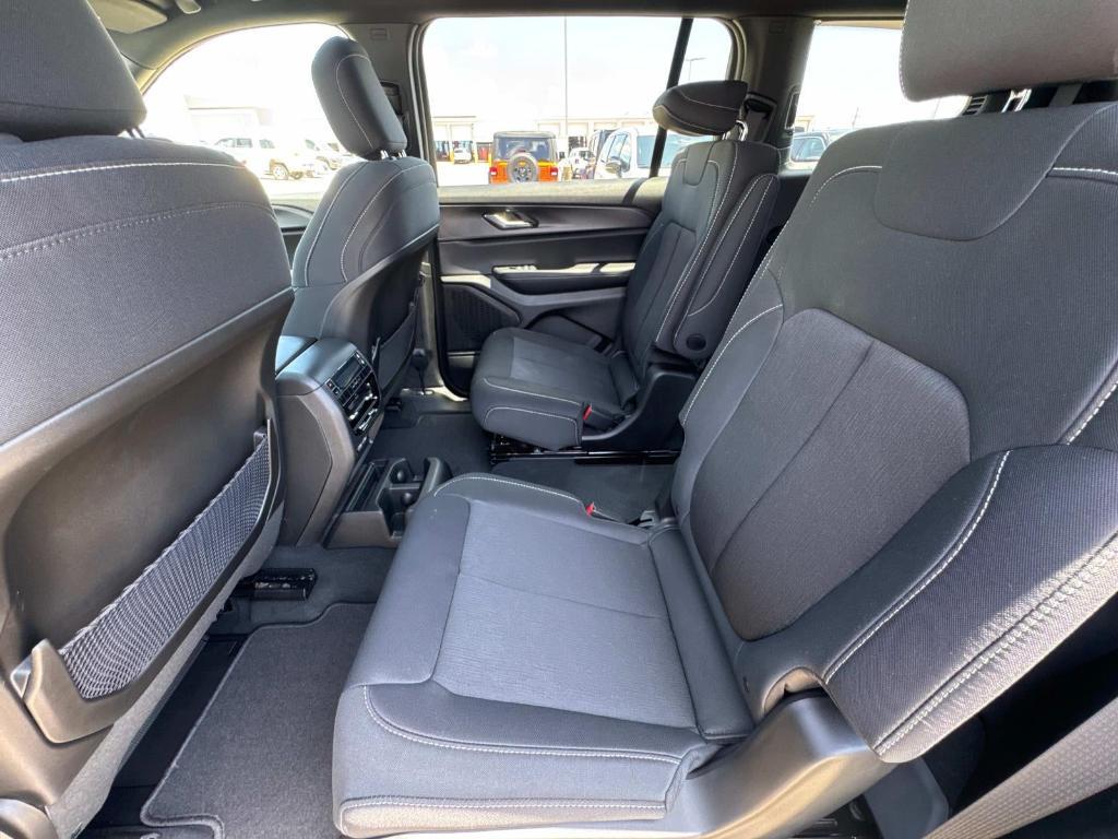 new 2025 Jeep Grand Cherokee L car, priced at $39,920
