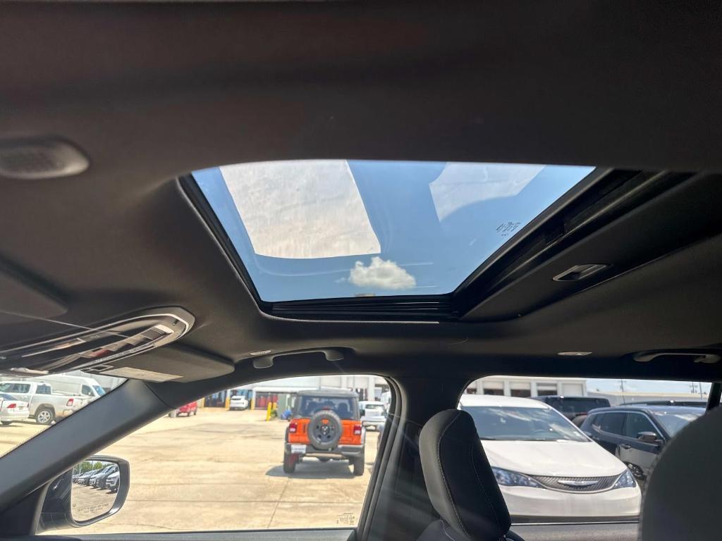 new 2025 Jeep Grand Cherokee L car, priced at $39,920