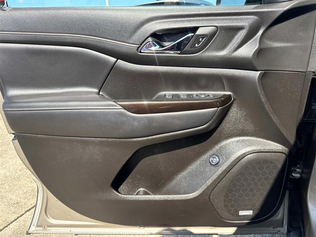 used 2023 GMC Acadia car, priced at $32,333
