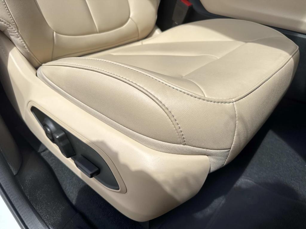used 2024 Jeep Grand Cherokee car, priced at $34,854