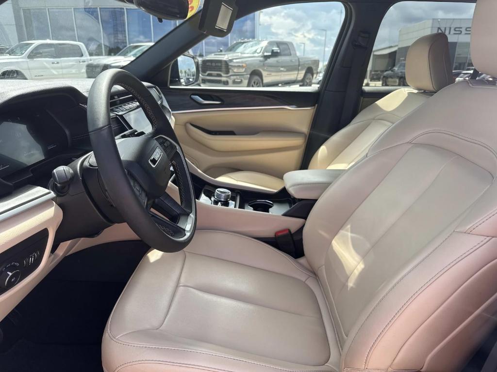 used 2024 Jeep Grand Cherokee car, priced at $34,854