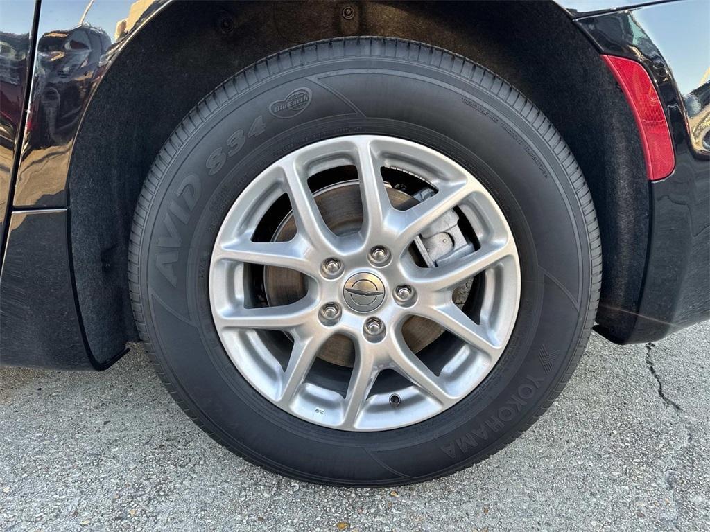 used 2025 Chrysler Pacifica car, priced at $32,979