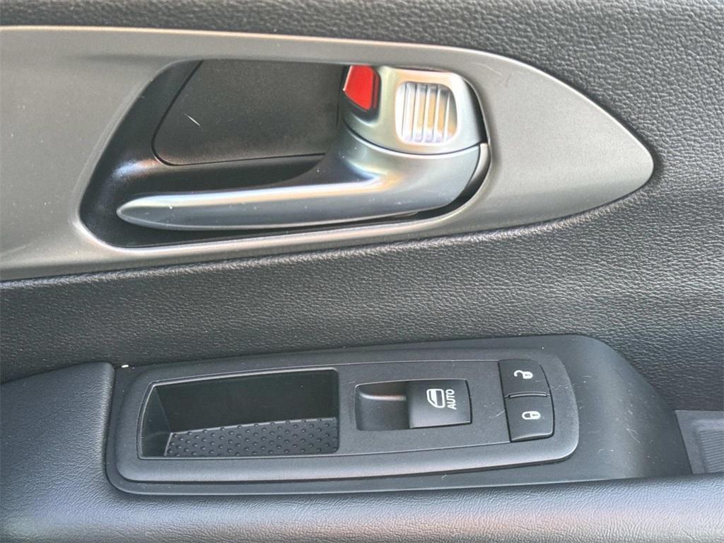 used 2025 Chrysler Pacifica car, priced at $32,979