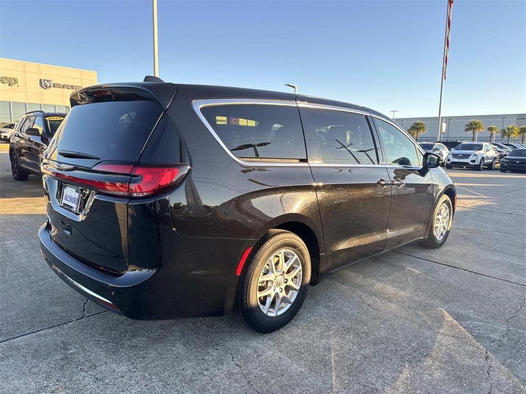 used 2025 Chrysler Pacifica car, priced at $32,979