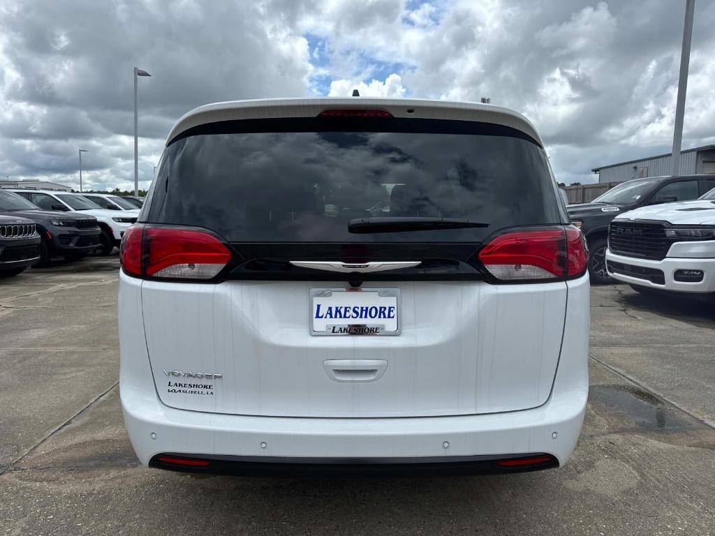 new 2025 Chrysler Voyager car