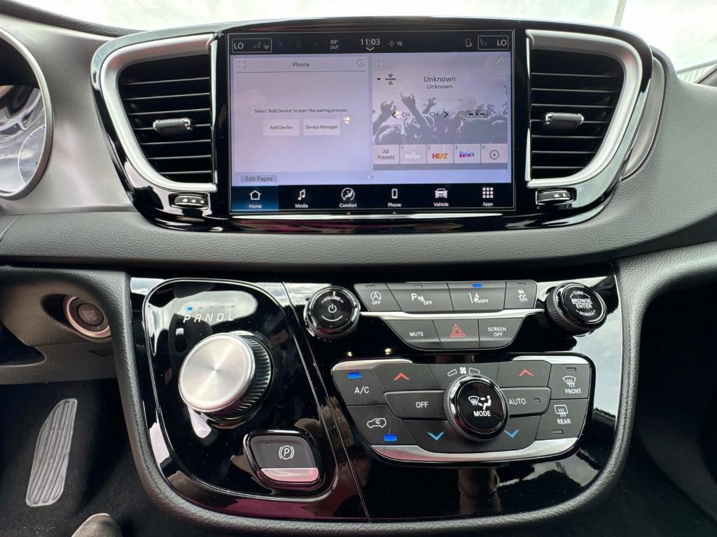 new 2025 Chrysler Voyager car