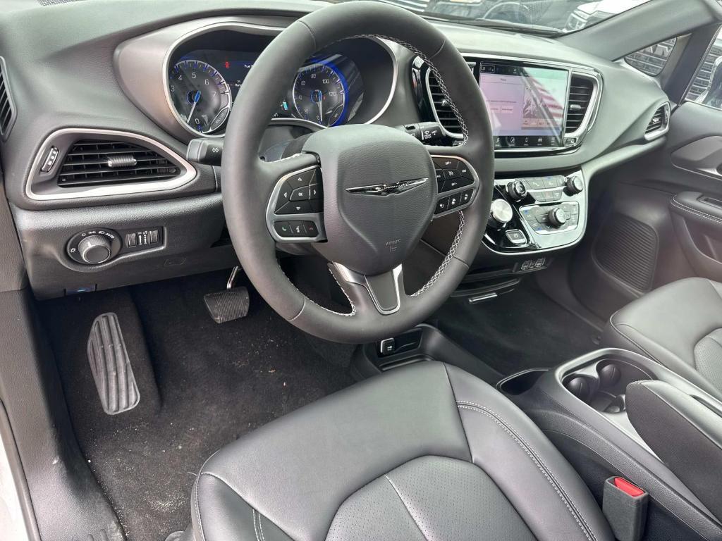 new 2025 Chrysler Voyager car