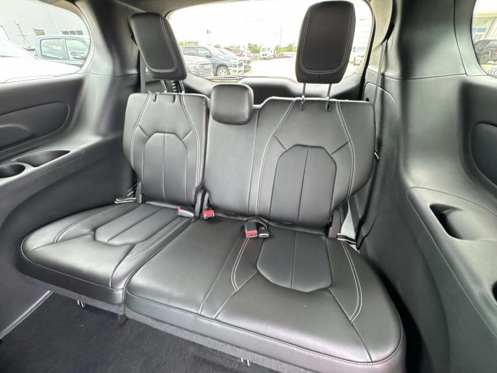new 2025 Chrysler Voyager car