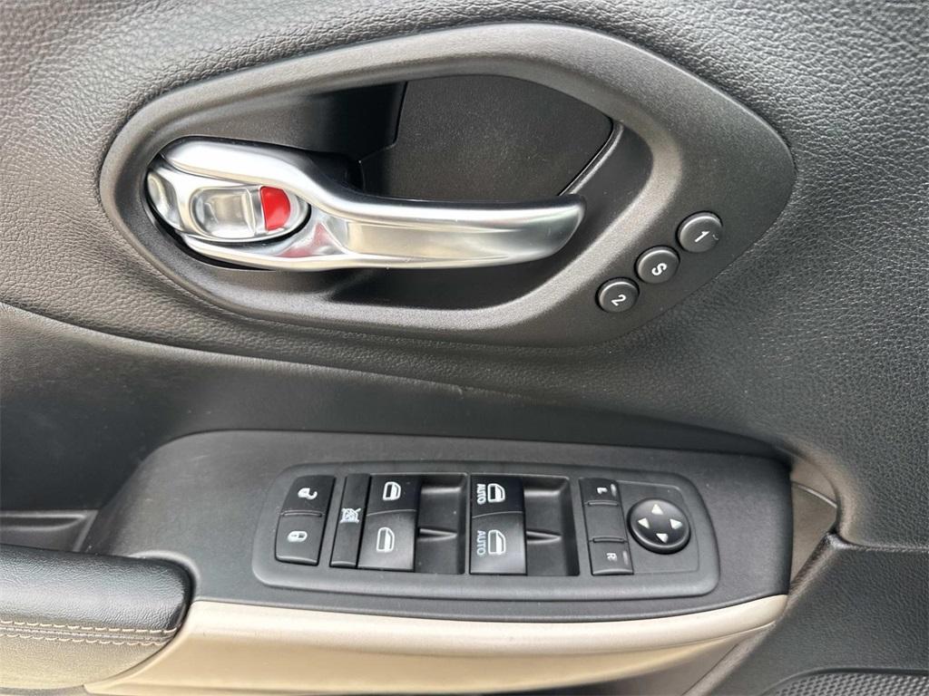 used 2018 Jeep Cherokee car, priced at $15,799