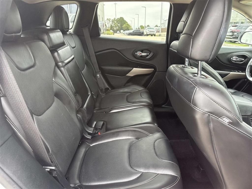 used 2018 Jeep Cherokee car, priced at $15,799