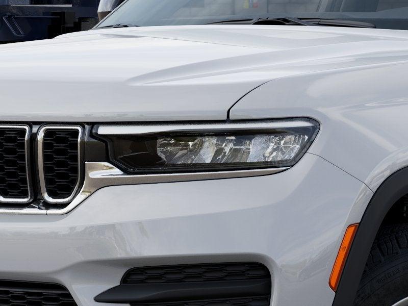 new 2025 Jeep Grand Cherokee car, priced at $35,780