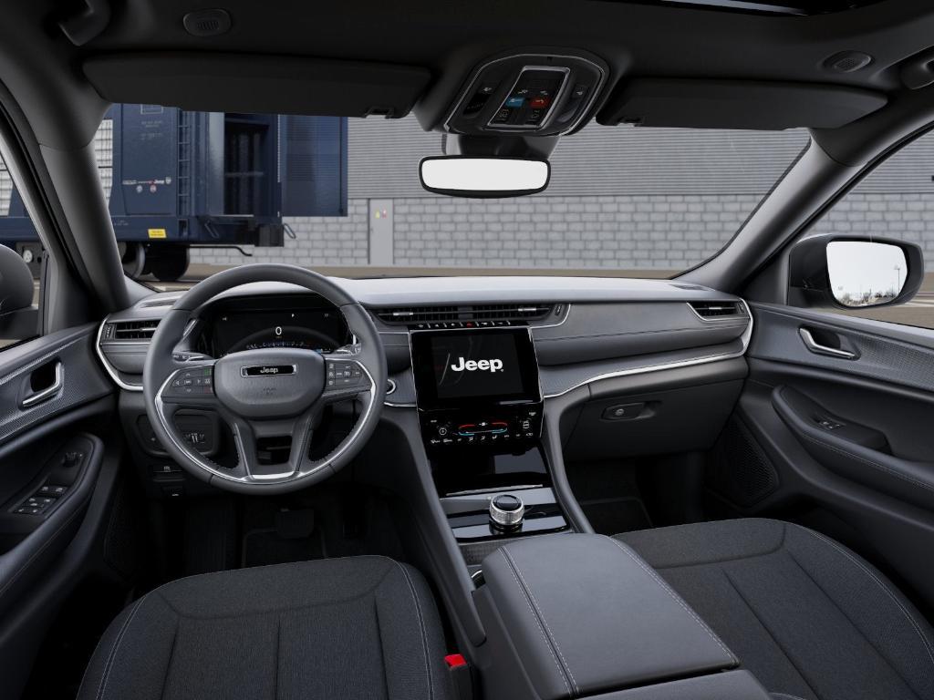 new 2025 Jeep Grand Cherokee car, priced at $35,780