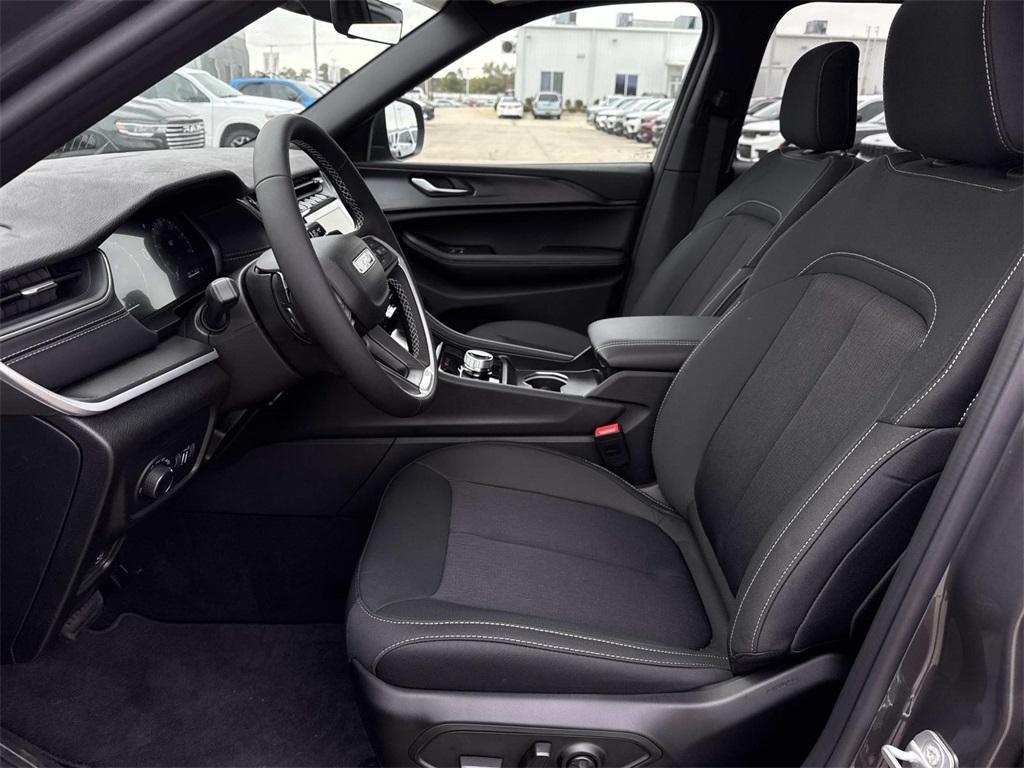 new 2025 Jeep Grand Cherokee L car, priced at $37,625