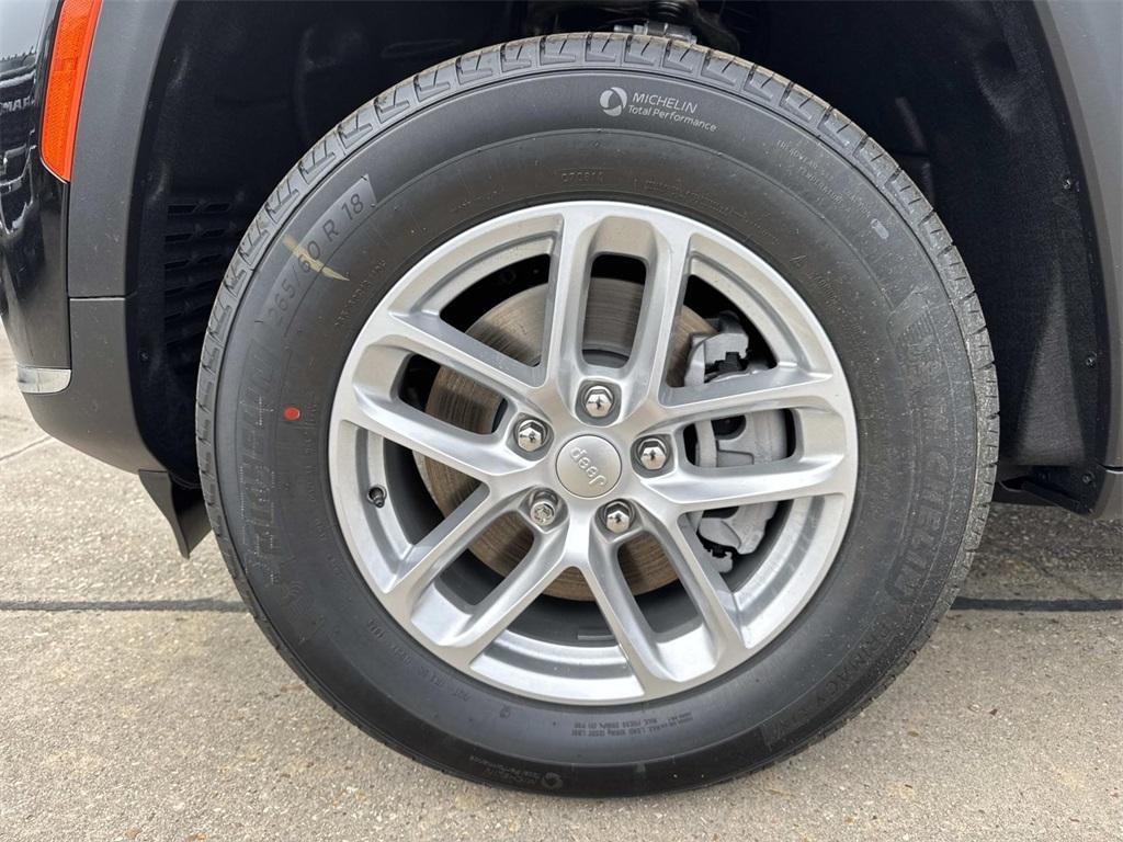 new 2025 Jeep Grand Cherokee L car, priced at $37,625