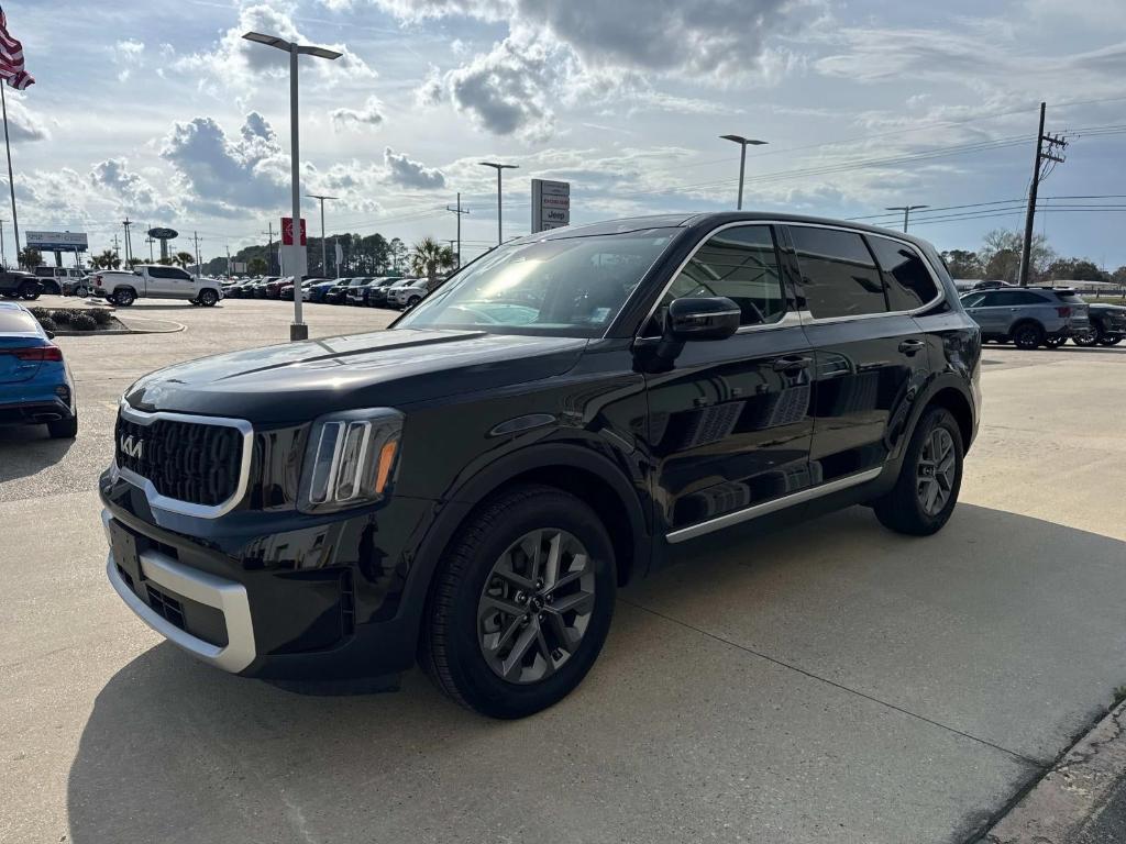 used 2024 Kia Telluride car, priced at $33,402