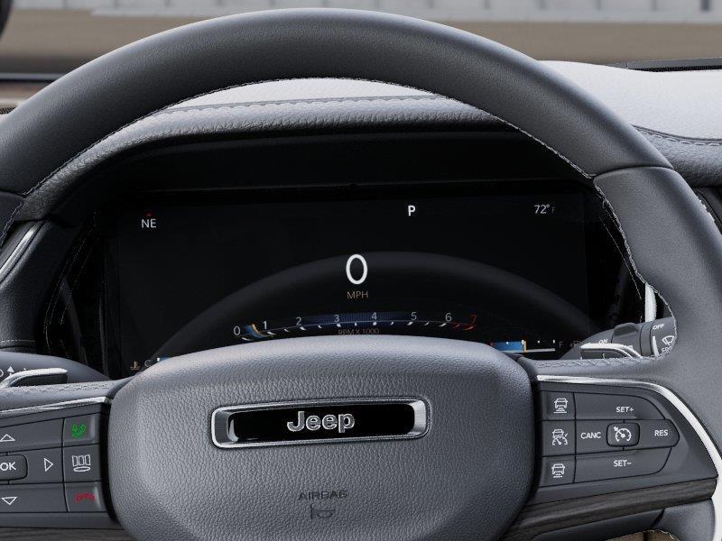 new 2025 Jeep Grand Cherokee car, priced at $40,900