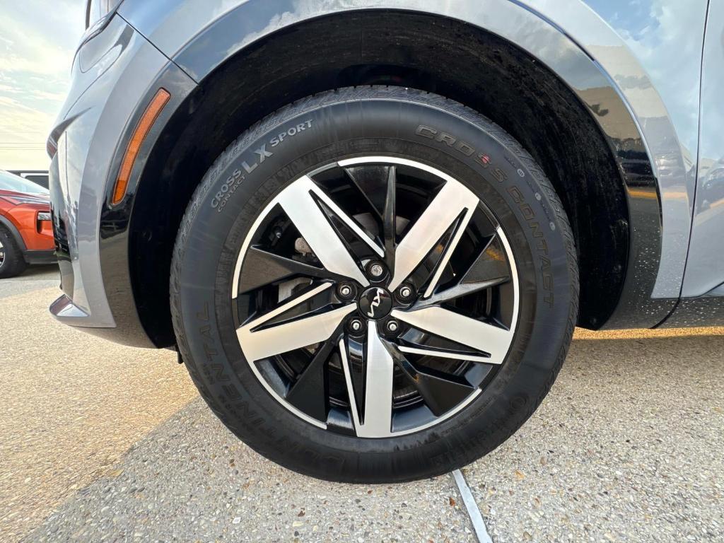 used 2023 Kia Sorento car, priced at $27,203