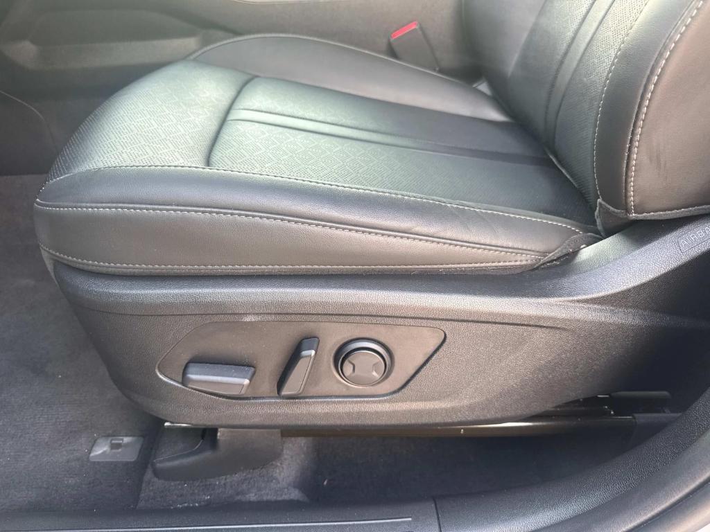 used 2023 Kia Sorento car, priced at $27,203
