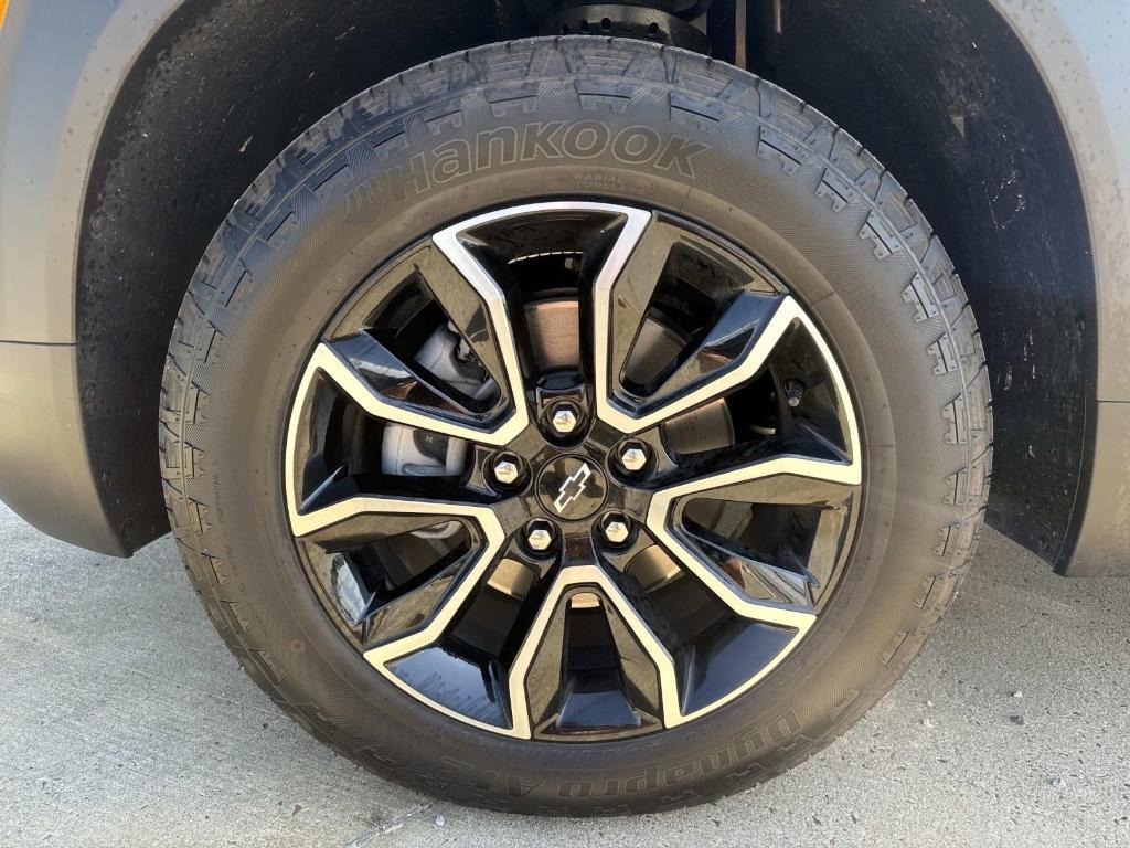 used 2025 Chevrolet TrailBlazer car, priced at $28,470