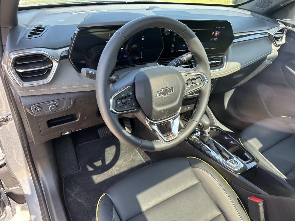 used 2025 Chevrolet TrailBlazer car, priced at $28,470