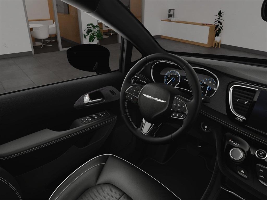 new 2025 Chrysler Pacifica car