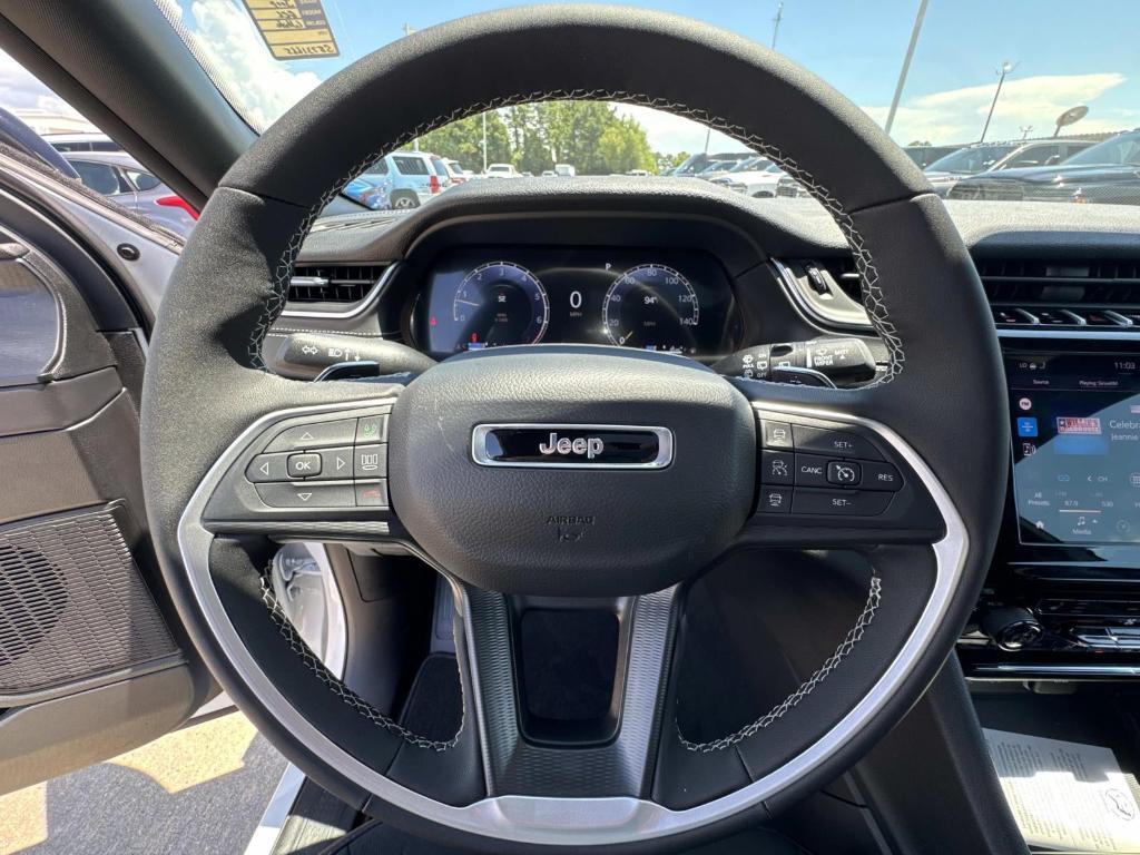 new 2025 Jeep Grand Cherokee L car, priced at $39,325