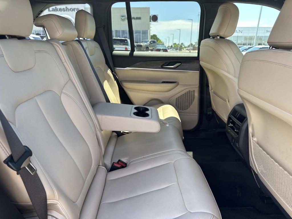 used 2024 Jeep Grand Cherokee car, priced at $37,035