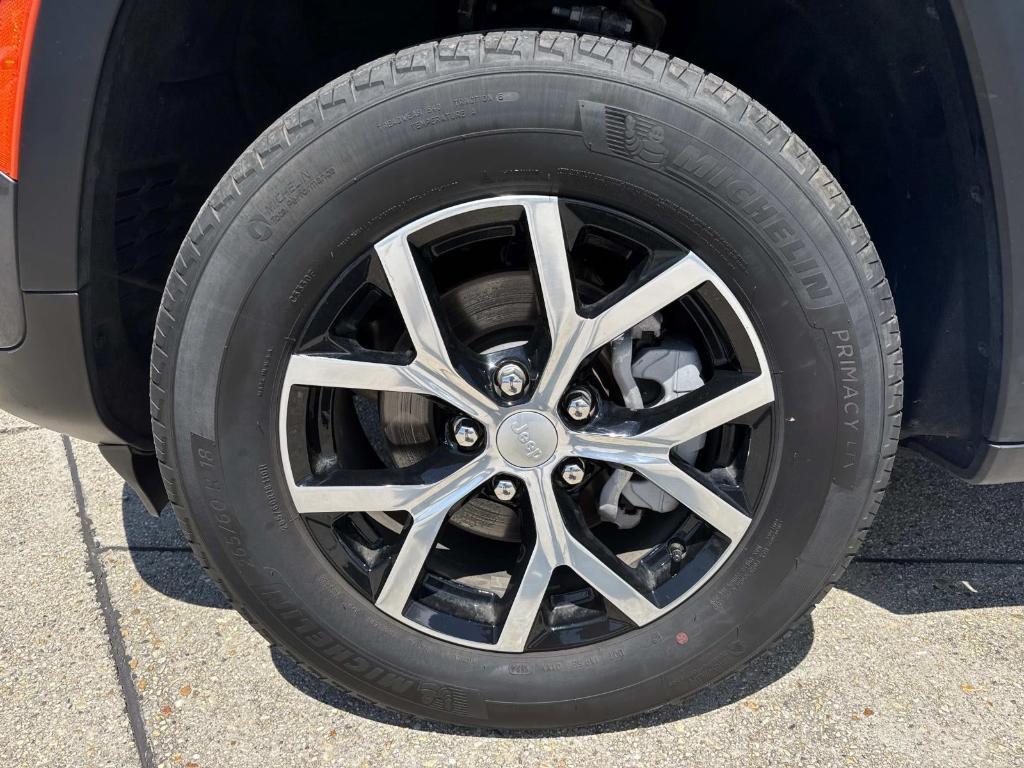used 2024 Jeep Grand Cherokee car, priced at $37,035