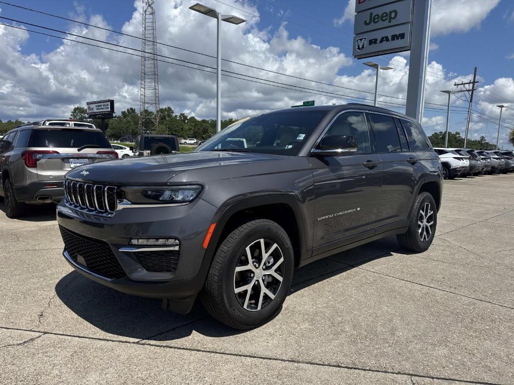 used 2024 Jeep Grand Cherokee car, priced at $37,035