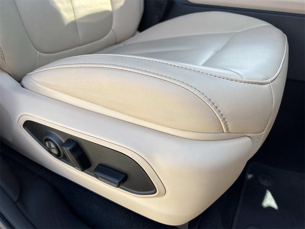 used 2024 Jeep Grand Cherokee car, priced at $31,458