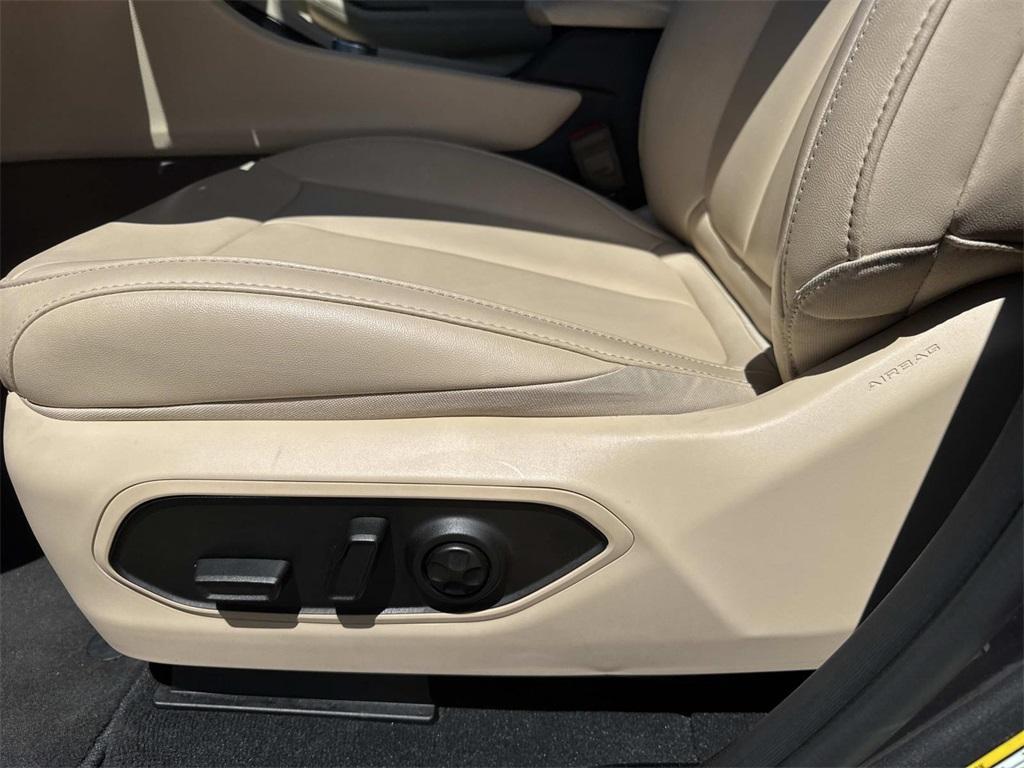 used 2024 Jeep Grand Cherokee car, priced at $31,458