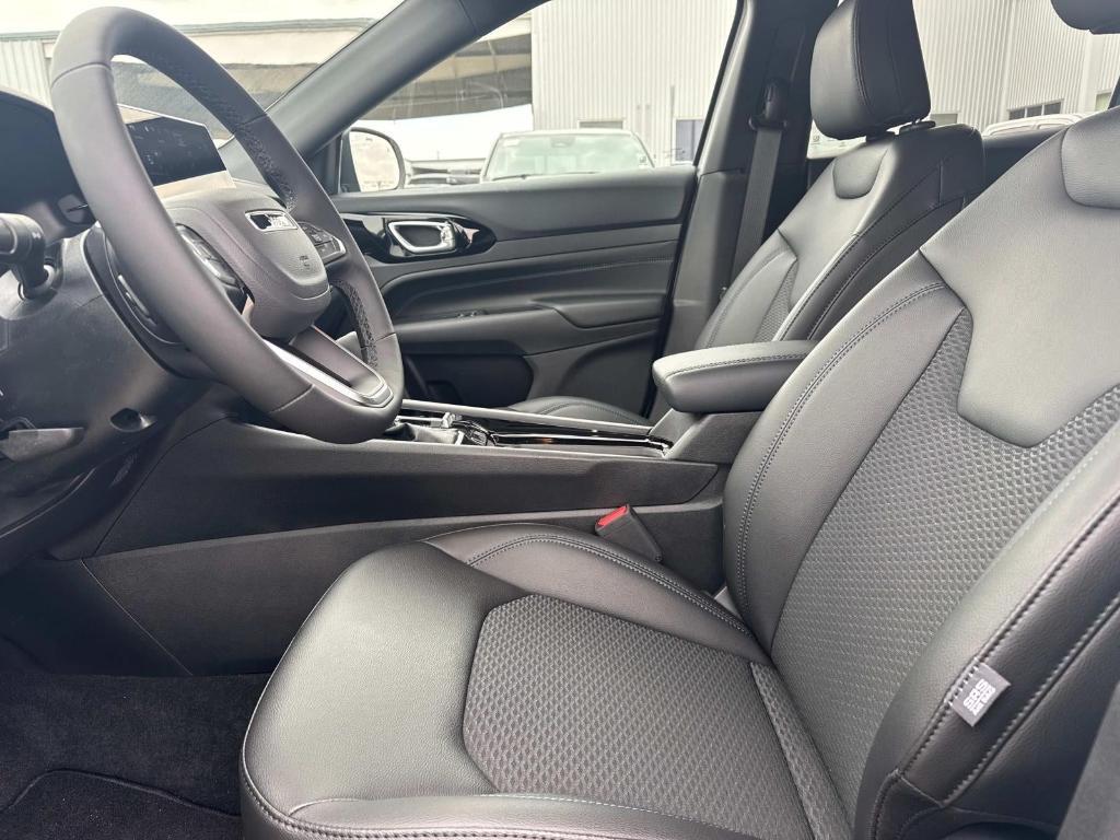 new 2025 Jeep Compass car, priced at $28,760