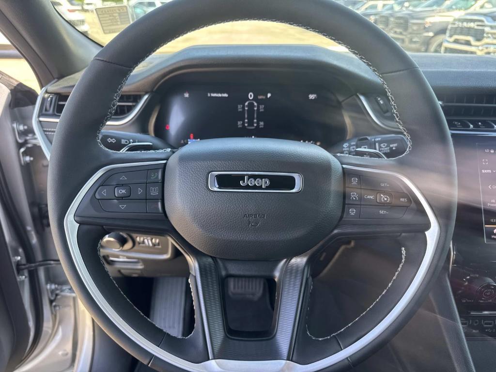 new 2025 Jeep Grand Cherokee L car