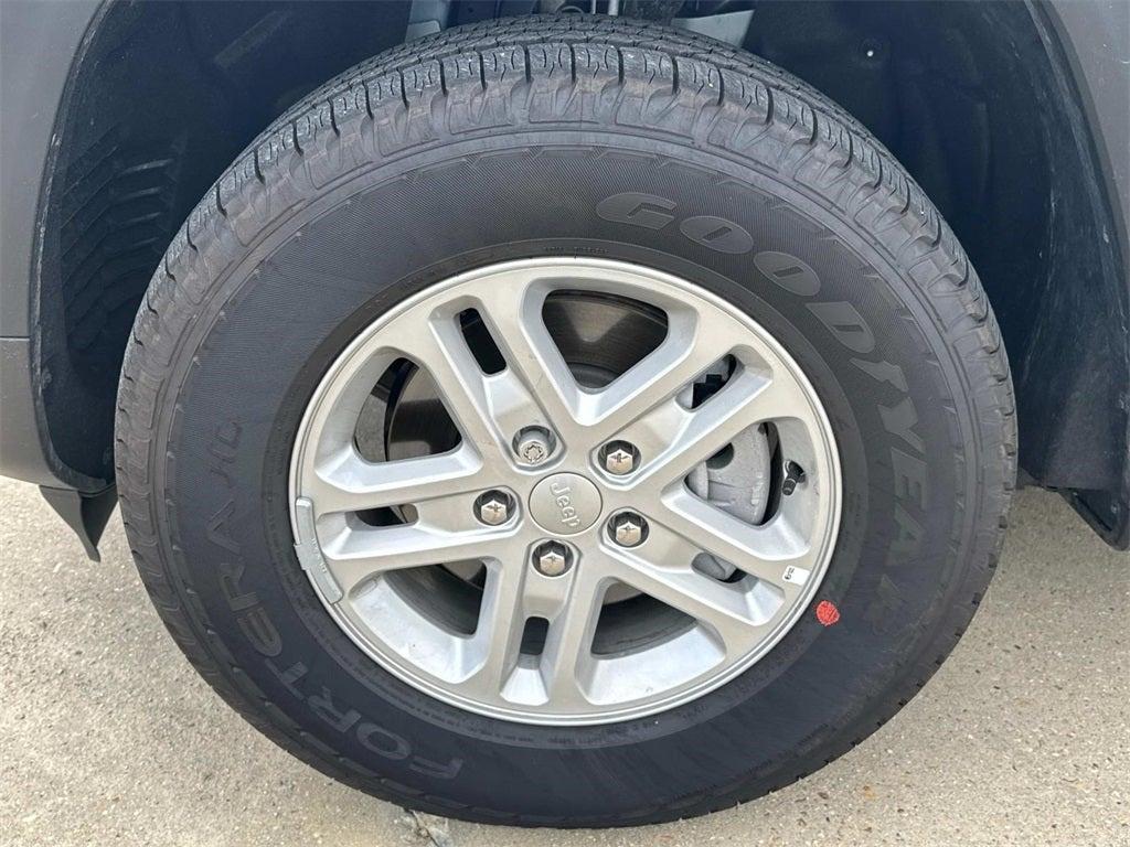 used 2024 Jeep Grand Cherokee car, priced at $31,615