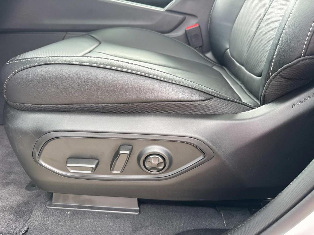 new 2025 Jeep Grand Cherokee L car
