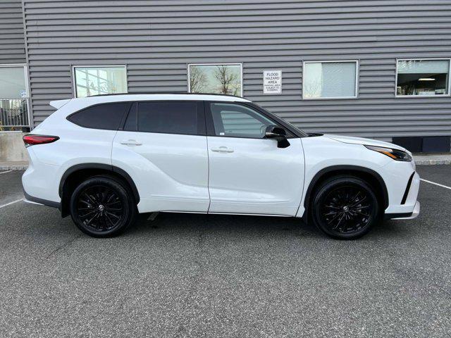 used 2023 Toyota Highlander car, priced at $39,988