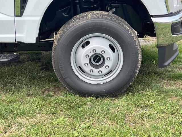 new 2025 Ford F-350 car, priced at $75,670