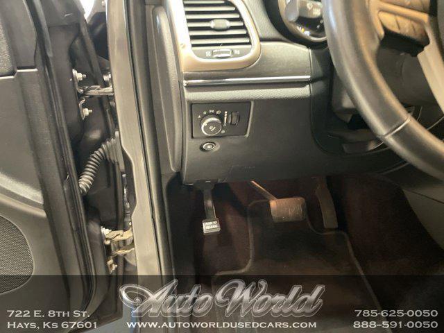 used 2015 Jeep Grand Cherokee car, priced at $12,995