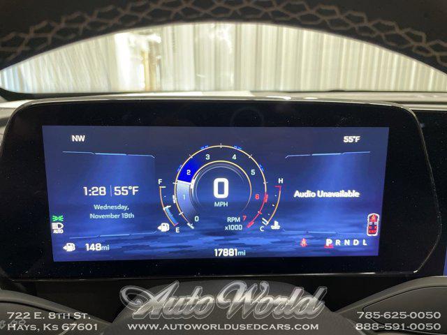 used 2025 Chevrolet Traverse car, priced at $39,995