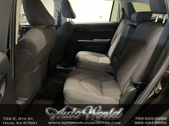 used 2022 Toyota Highlander car, priced at $34,995