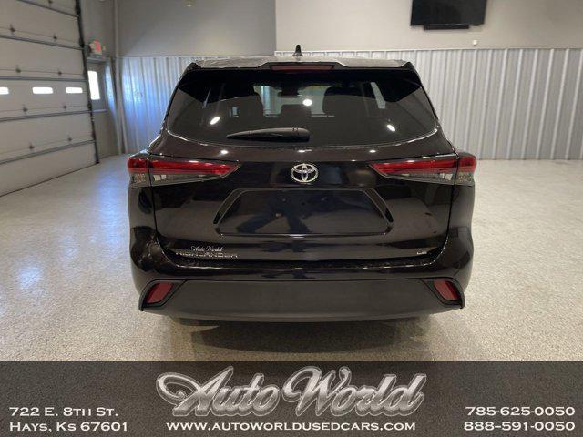 used 2022 Toyota Highlander car, priced at $34,995