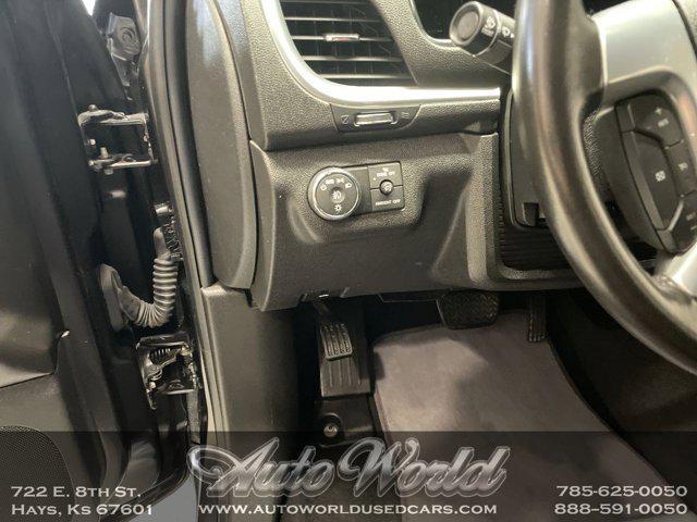 used 2015 Chevrolet Traverse car, priced at $12,995